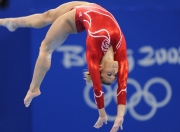 开云下载-赛道上的颠覆，索伯车队如何碾压迈凯伦，塞恩斯状态火热成关键