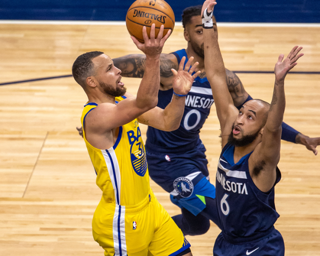 中国男篮绝地反击鹈鹕,萨姆·米切尔爆发神勇 中国男篮绝地反击鹈鹕,萨姆·米切尔爆发神勇