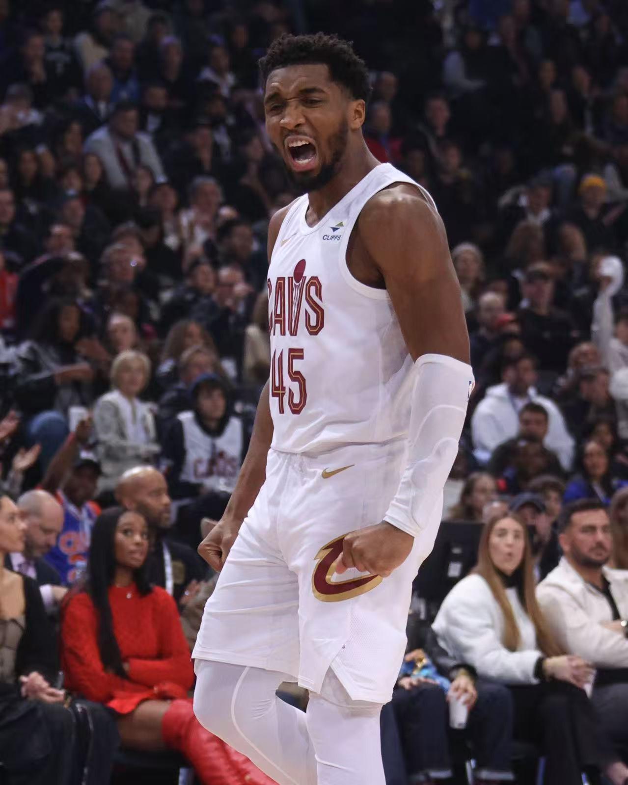 包含澳大利亚男篮轻取凯尔特人,萨姆·米切尔绝境逆转的词条 包含澳大利亚男篮轻取凯尔特人,萨姆·米切尔绝境逆转的词条