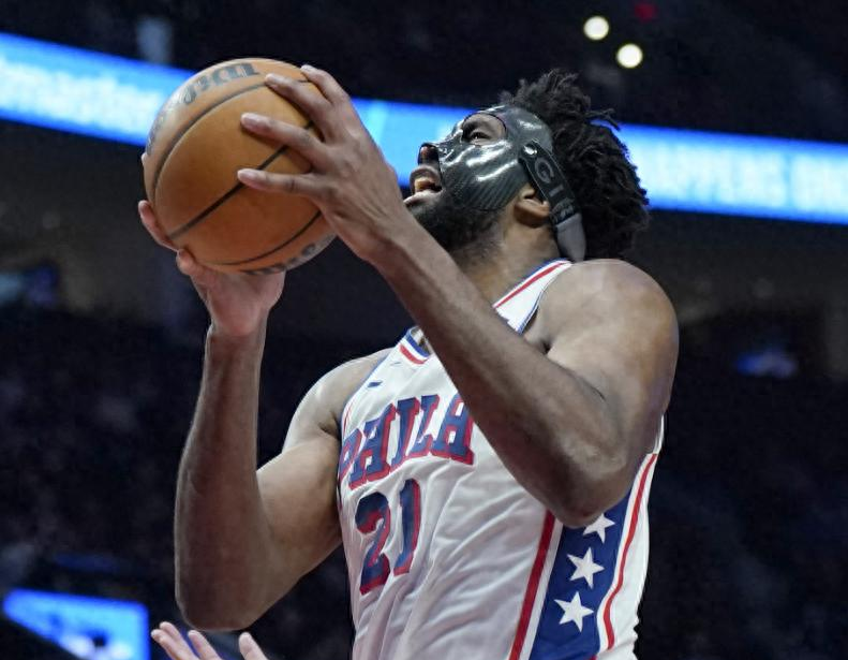 关于76人横扫魔术，恩比德制霸全场的信息