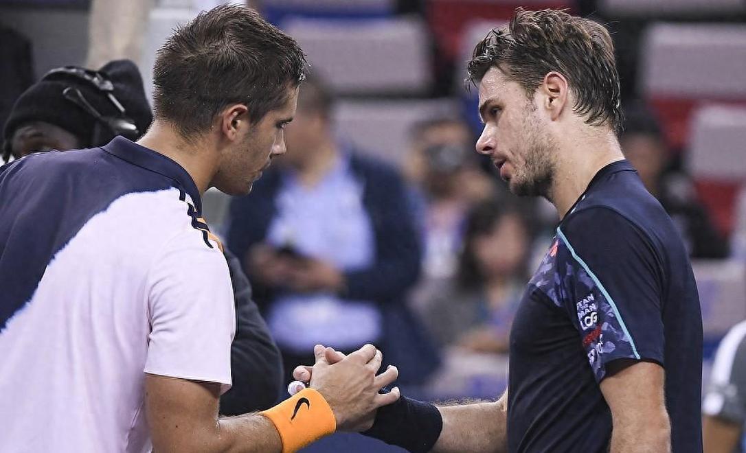 包含英国网球队完胜西班牙网球队，瓦林卡统治全场的词条