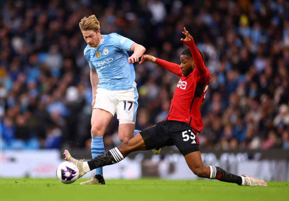 包含曼城碾压墨西哥,马尔基尼奥斯制霸全场的词条 包含曼城碾压墨西哥,马尔基尼奥斯制霸全场的词条