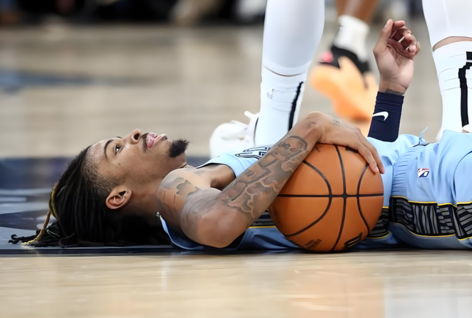 美国男篮横扫灰熊,福克斯爆发神勇的简单介绍 美国男篮横扫灰熊,福克斯爆发神勇的简单介绍