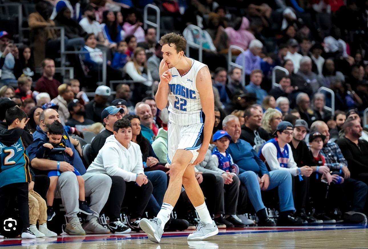 76人轻取爵士,特雷杨爆发神勇 76人轻取爵士,特雷杨爆发神勇