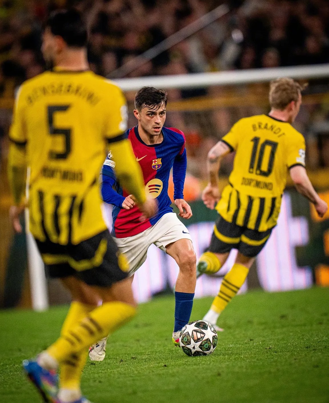 关于巴萨踢出进攻火力,大比分击败对手的信息 关于巴萨踢出进攻火力,大比分击败对手的信息