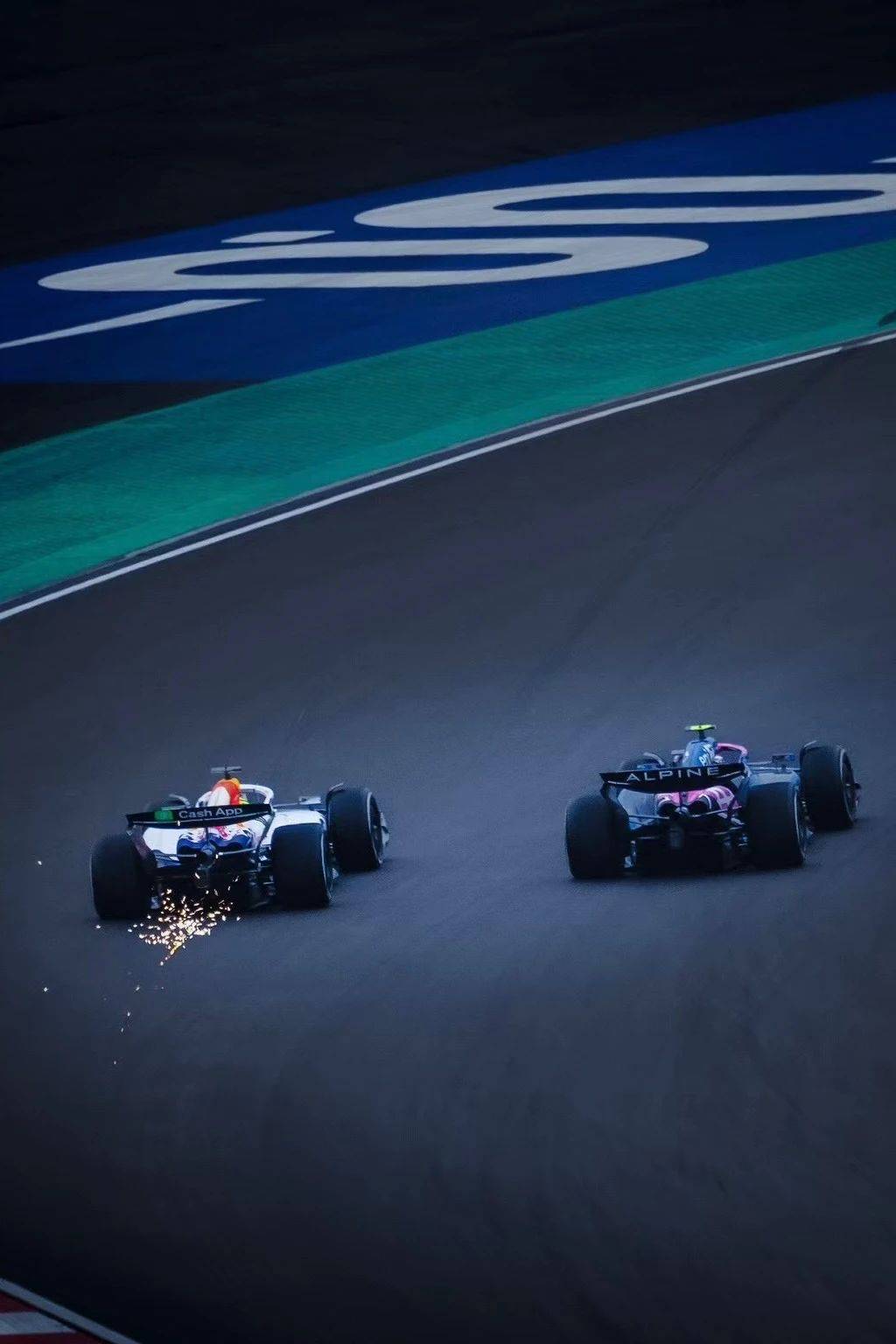 梅赛德斯碾压索伯车队，皮亚斯特里状态火热的简单介绍