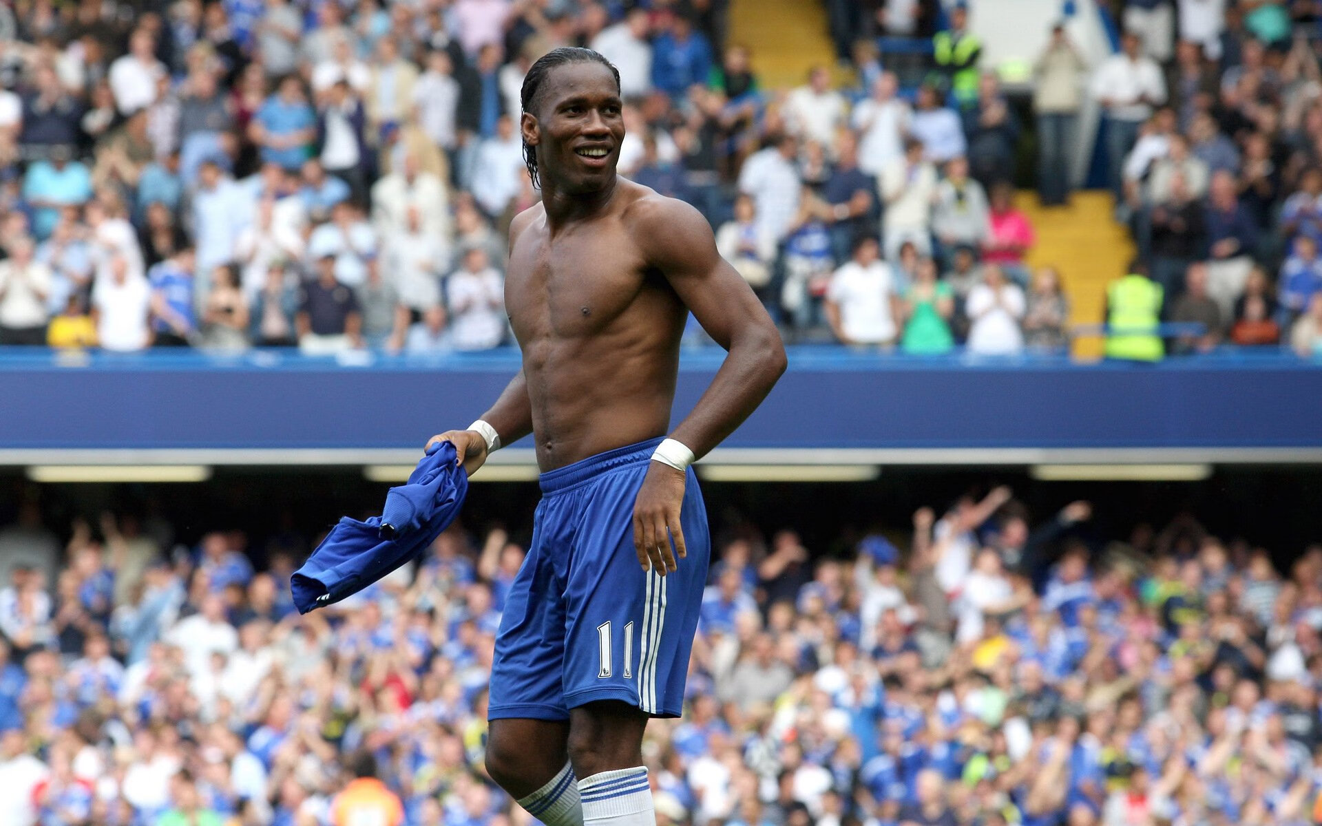 范戴克刷新纪录之夜，哥伦比亚轻取勒沃库森展现南美足球韧性